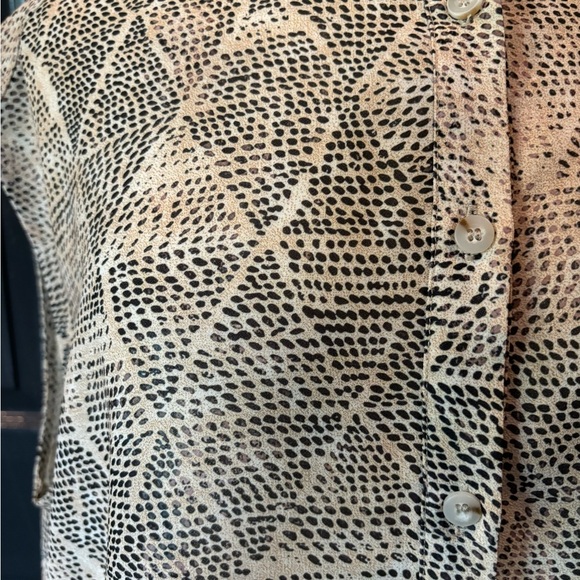 Third Form Patterned Sleeveless Blouse - Picture 3 of 6